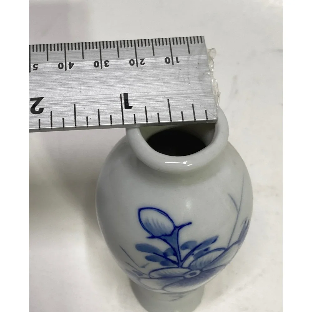 Vintage Miniature‎ Blue and White Floral Porcelain Bud Vase 4.5 Inch Chinoiserie